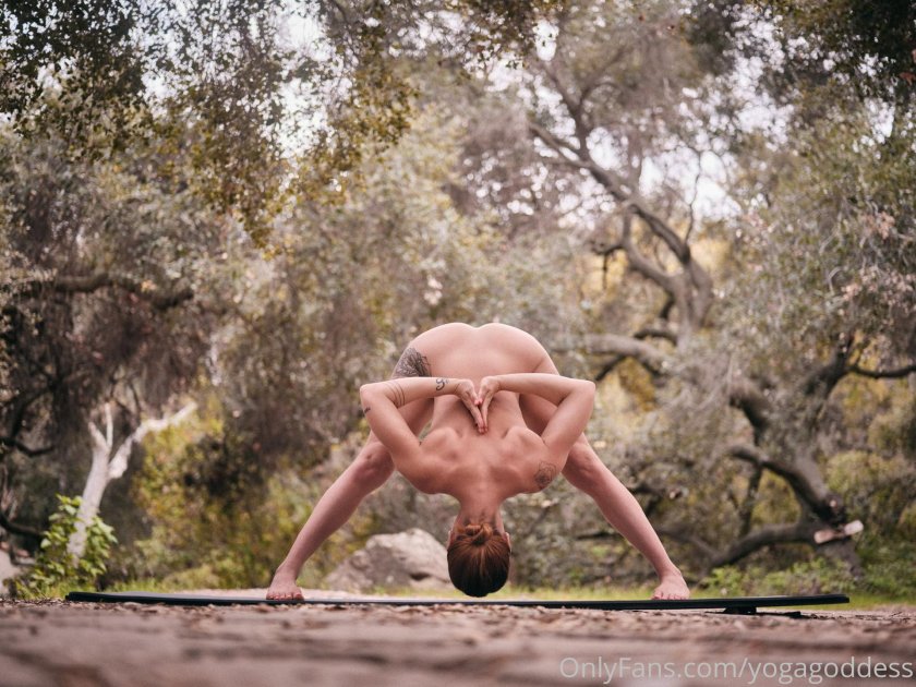Lauren Rudik naked yoga