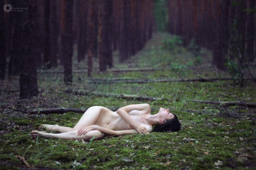Photoshoot in the style of nude forest