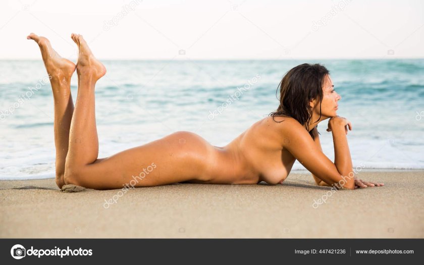 Naked women aged sea