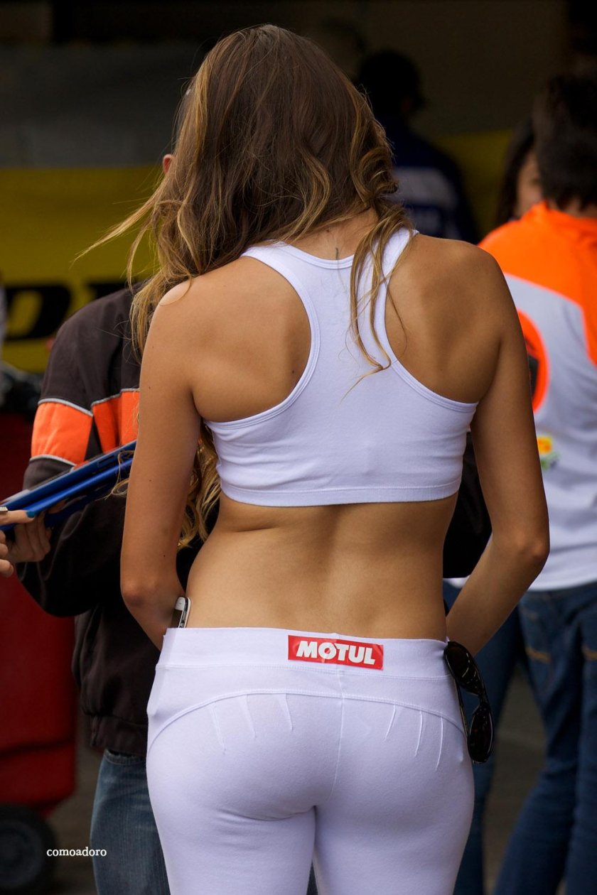 Grid Gerls Thongs shine through