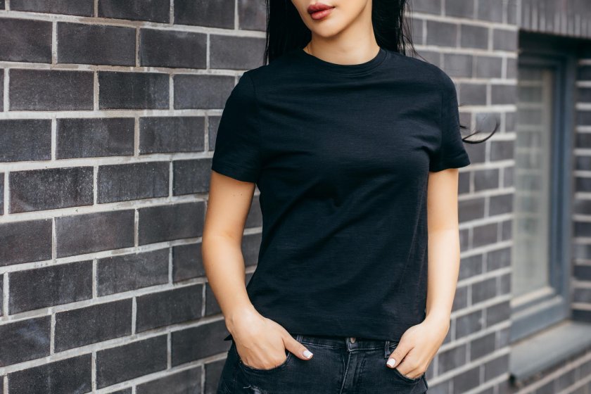 Black T -shirt Girl