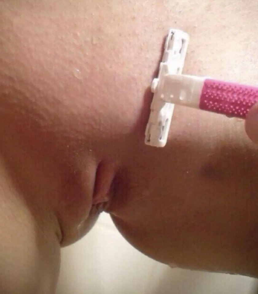 Intimate shaving female