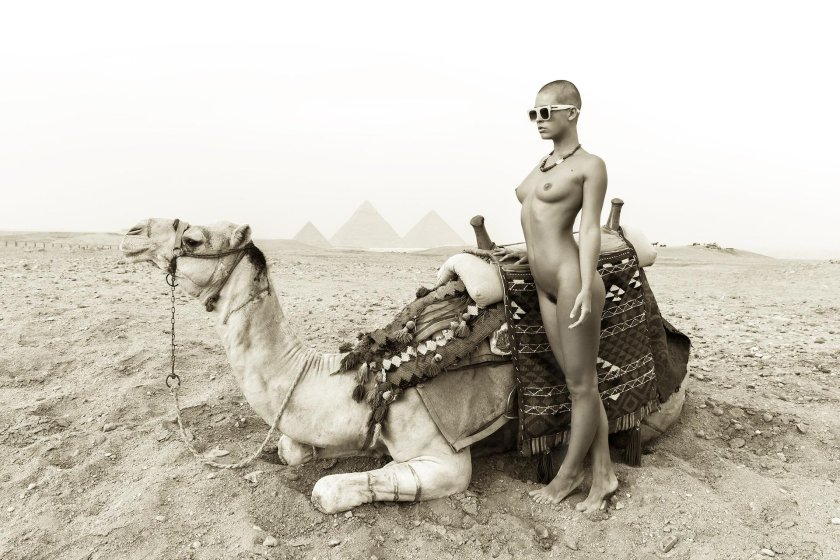 Marisa Papen in Egypt