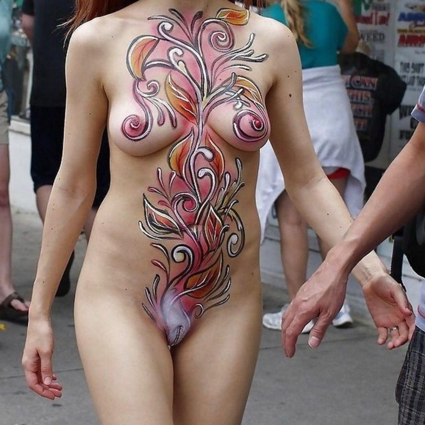 Bodiart on a naked body