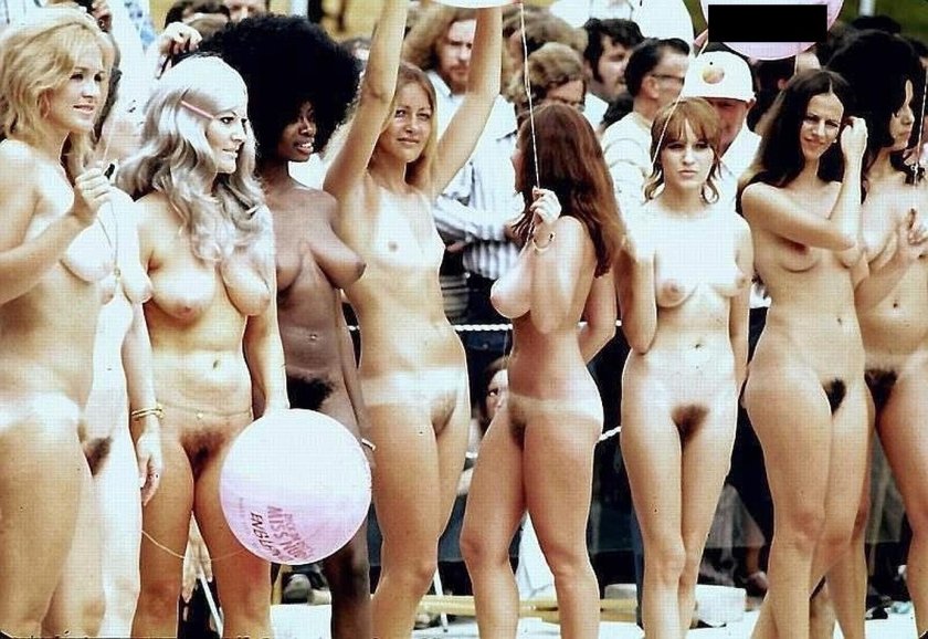 Retro competition of naked women
