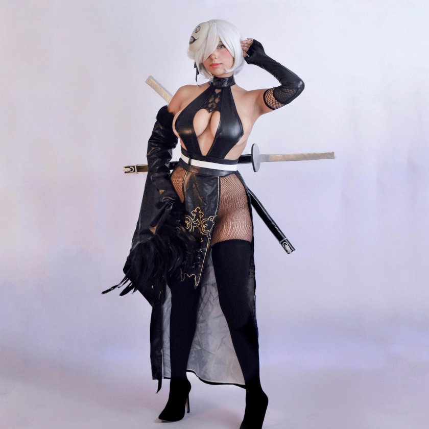 Cosplay B from Nier Automata