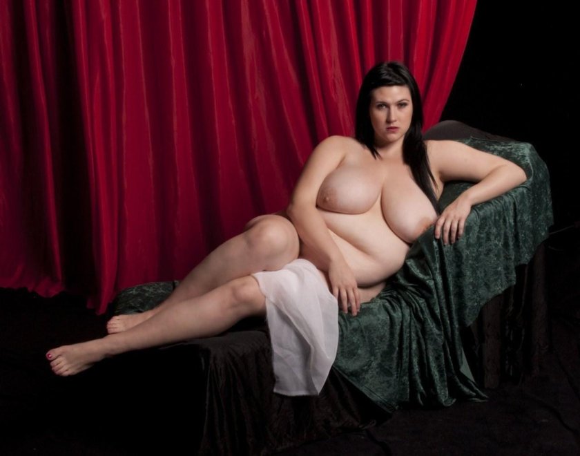 Models plus saz naked