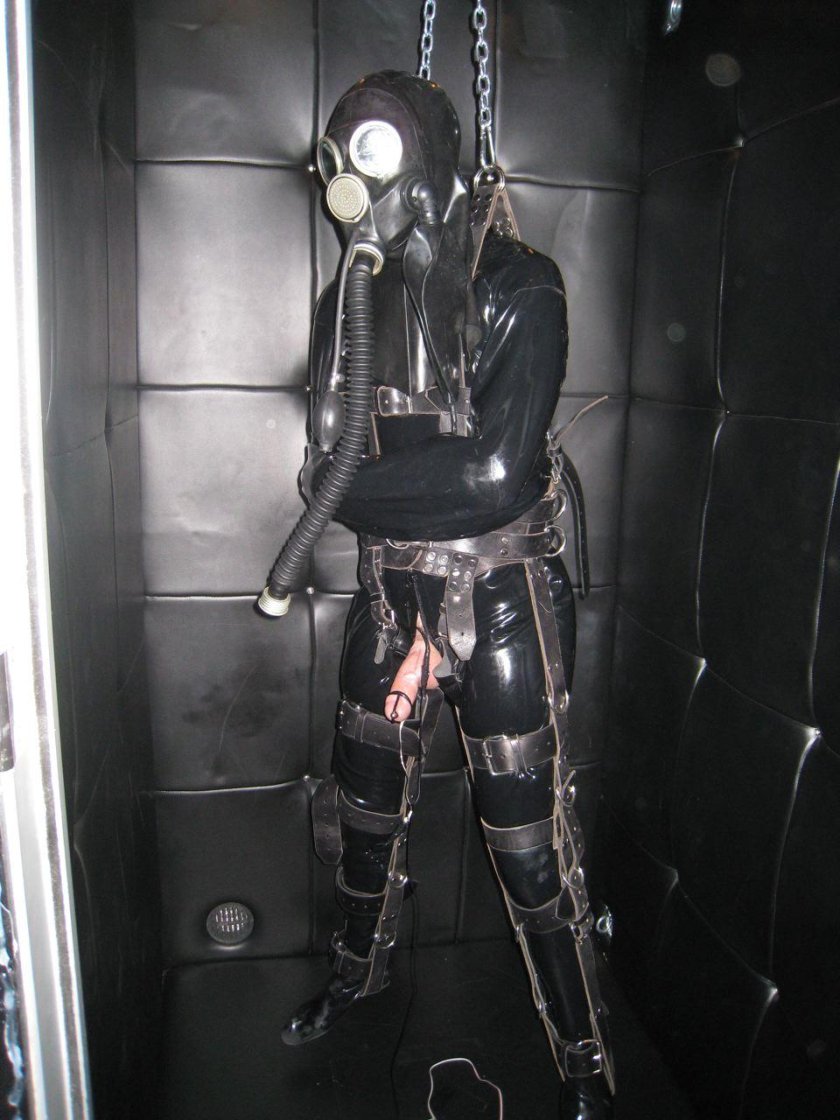 Latex gas mask