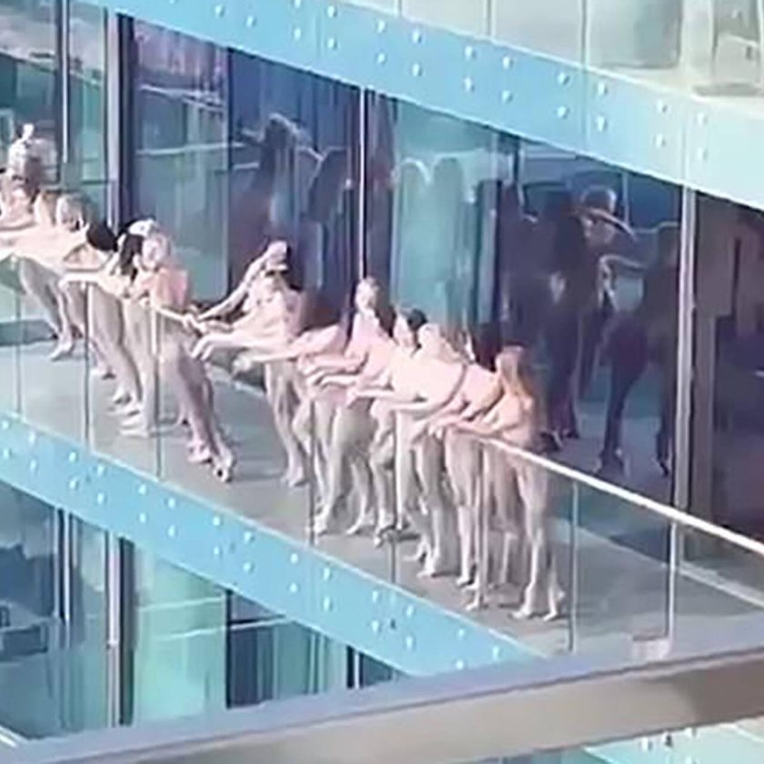 Naked photo shoot in Dubai