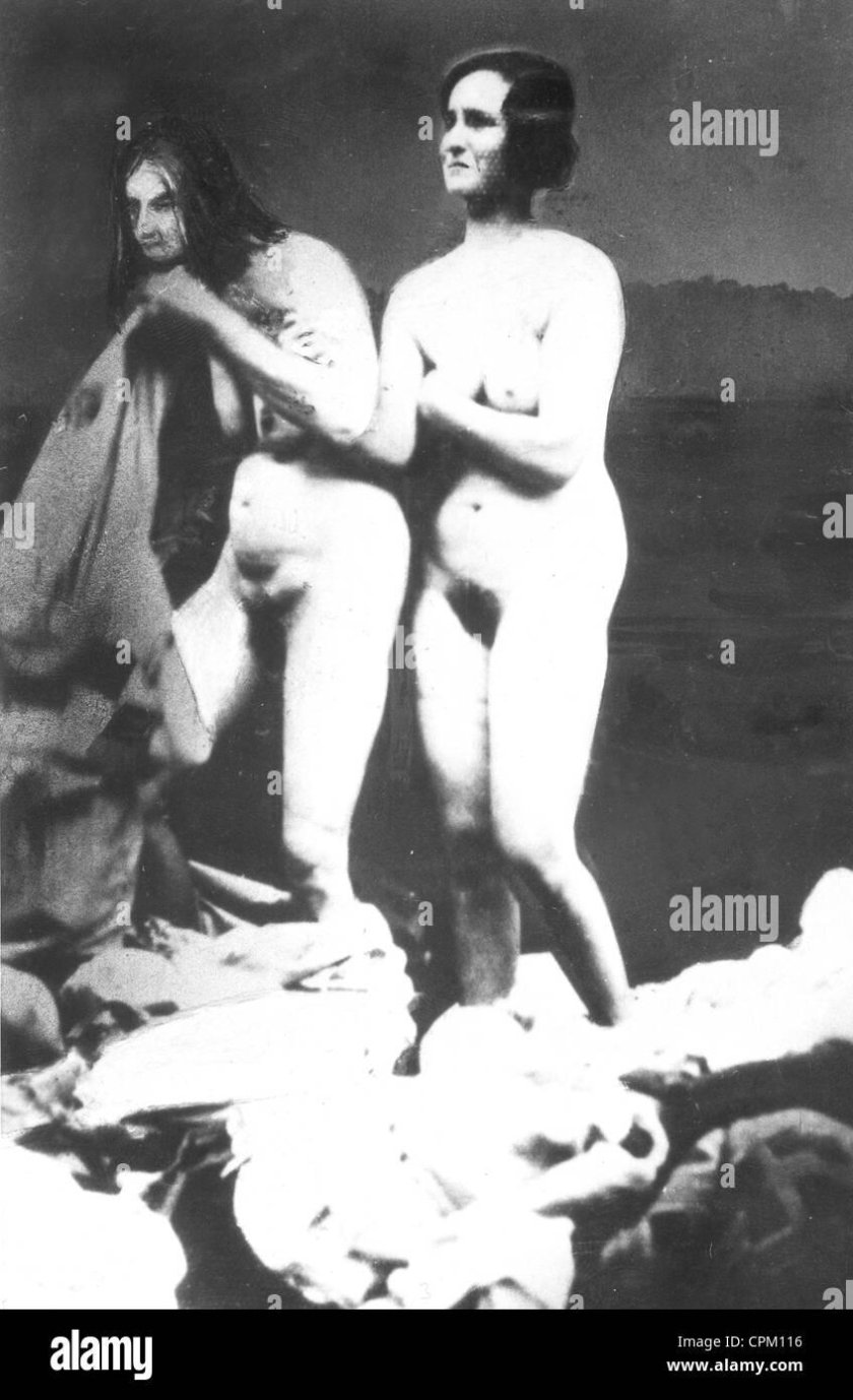 Naked women in Nazi camps