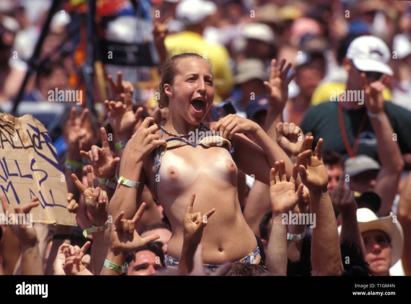 Tits at the Woodstock festival