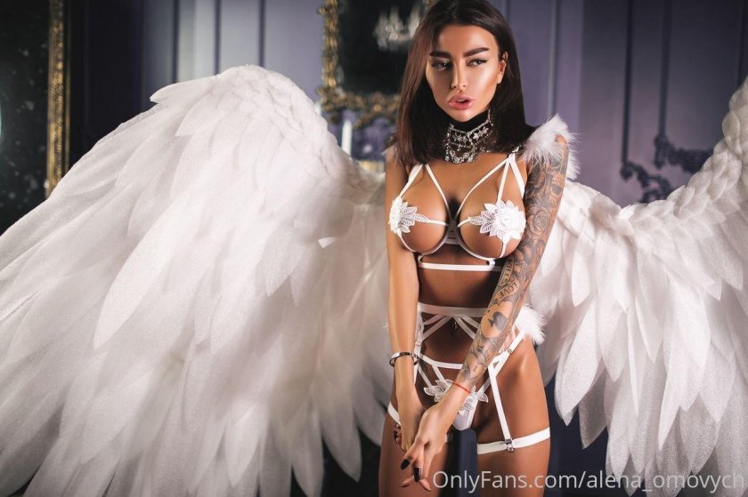 Alena Omovich Onlyfans