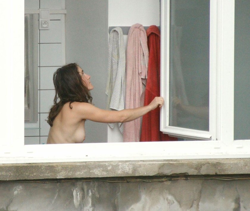I lit up on the balcony naked