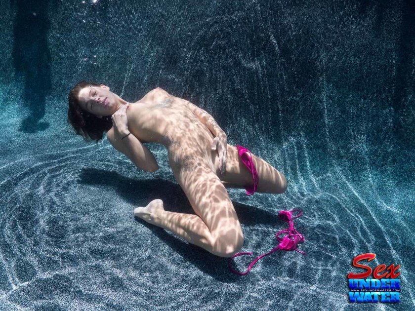 Photoshoot in the pool