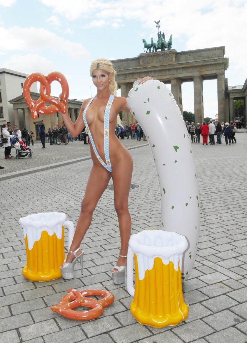 Michaela Shefer exposed to the main square of Berlin