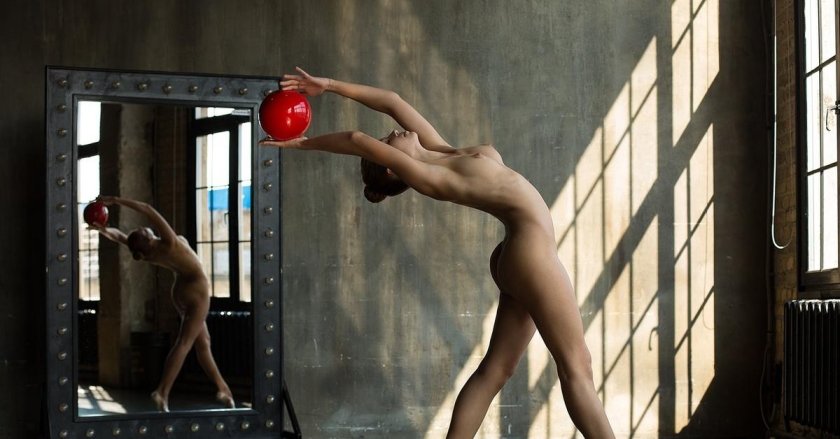 Erotic gymnasts