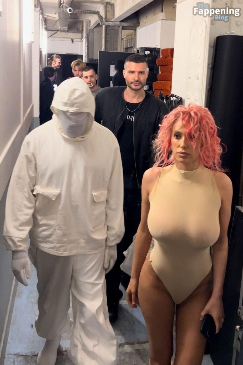 Bianca Censori on Grammy Naked