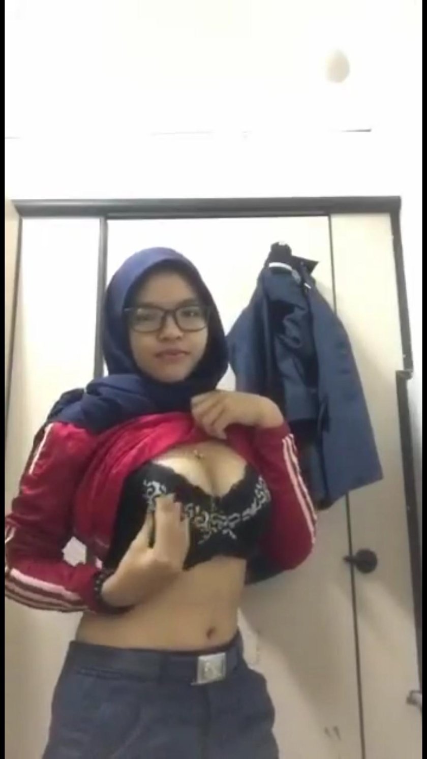 Jilbooobs MONTOK Young first night