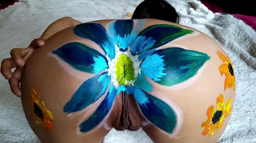 Bodiart female on the body