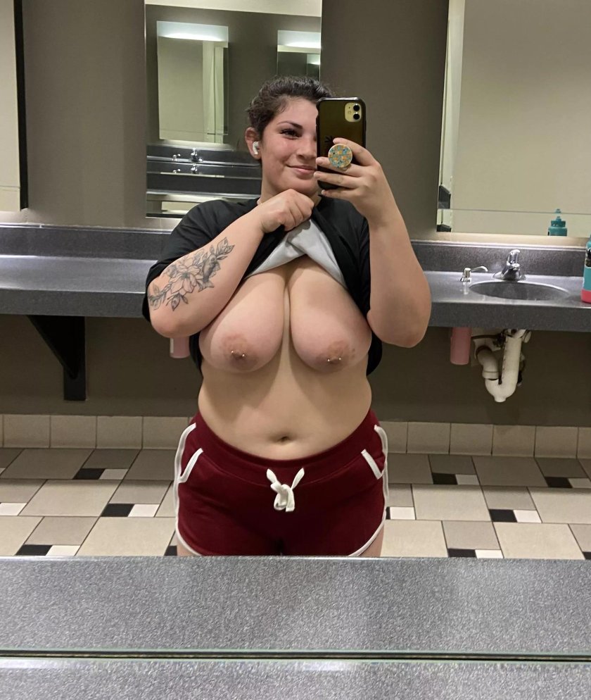 Sweaty boobs
