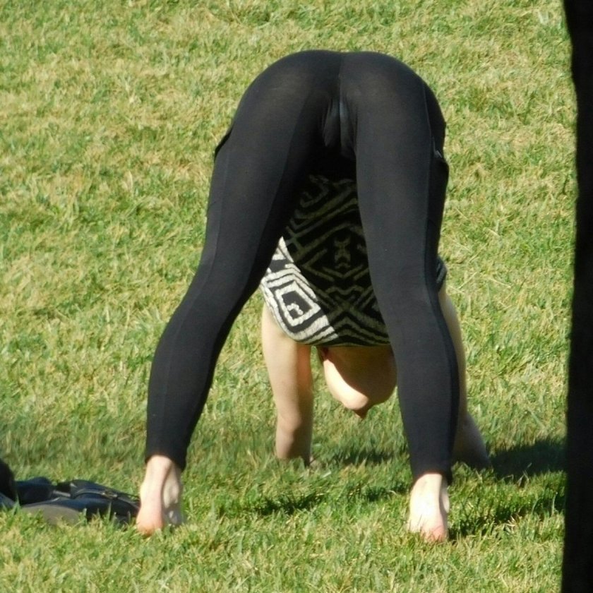 The girl in leggings leaned
