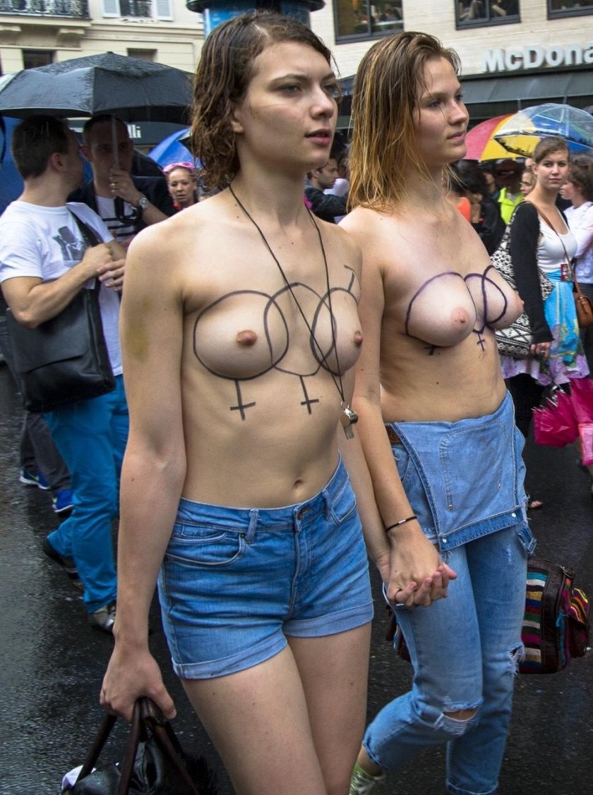 Girl Toples in public