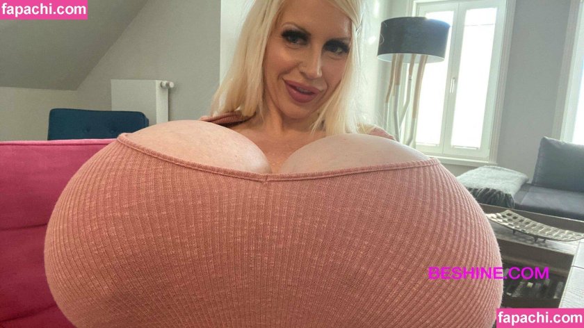 Mayra Hills Beshine Tits