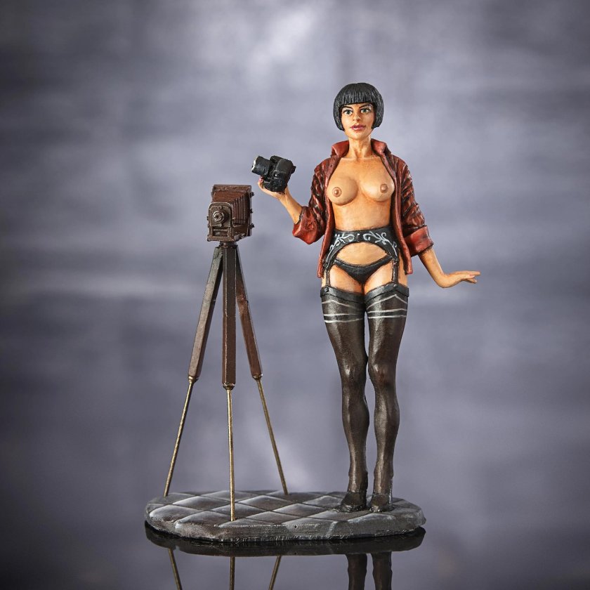 Rented figures naked