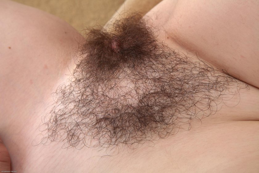 Curly pubic hair