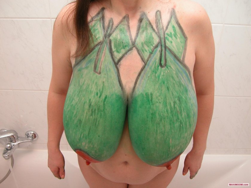 Women with hanging tits