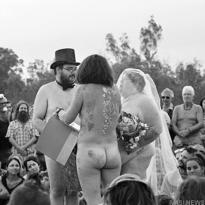 Unusual weddings naked