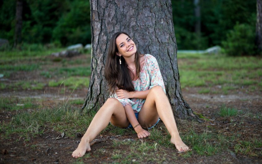 Erotic photo shoot in the forest