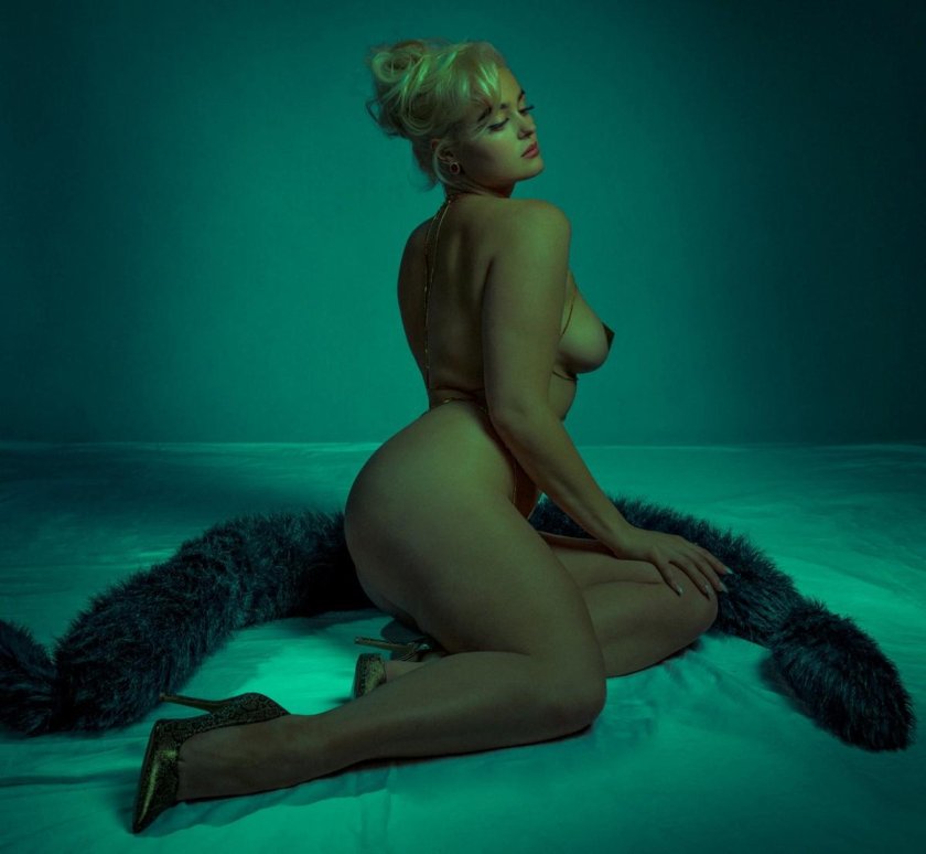 Naked Stefania Ferrario