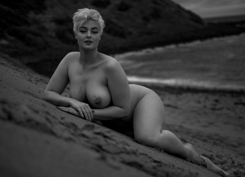 Naked Stefania Ferrario