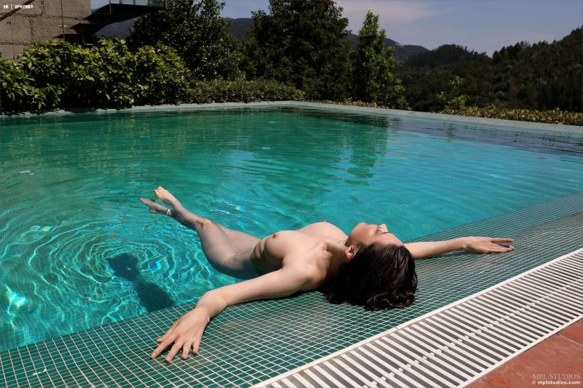 Photoshoot in the pool