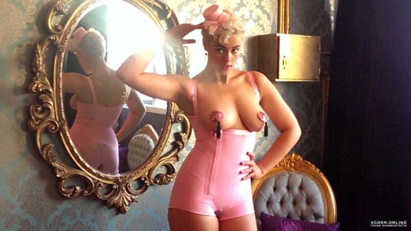 Stefania Ferrario model