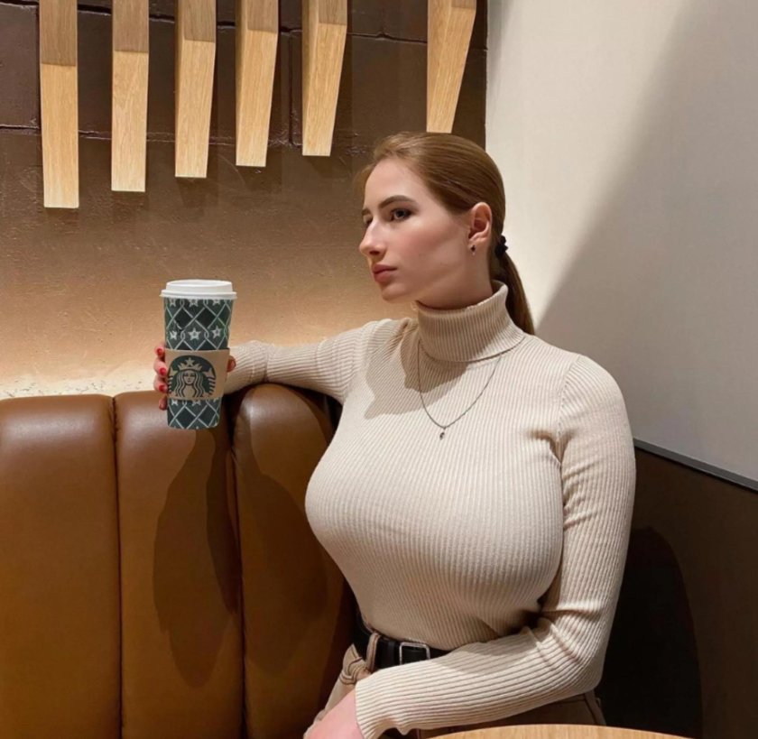 Sweater with a high gate