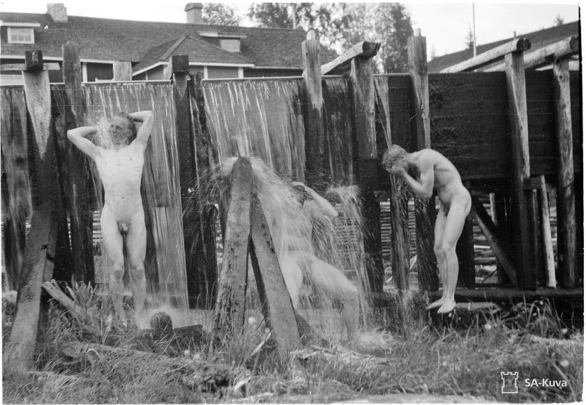 German soldiers in the bath