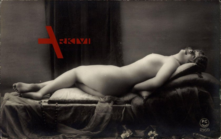 Erotic photo shoot of the eyelids