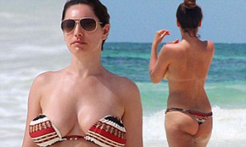 Kelly Brook Topless Beach