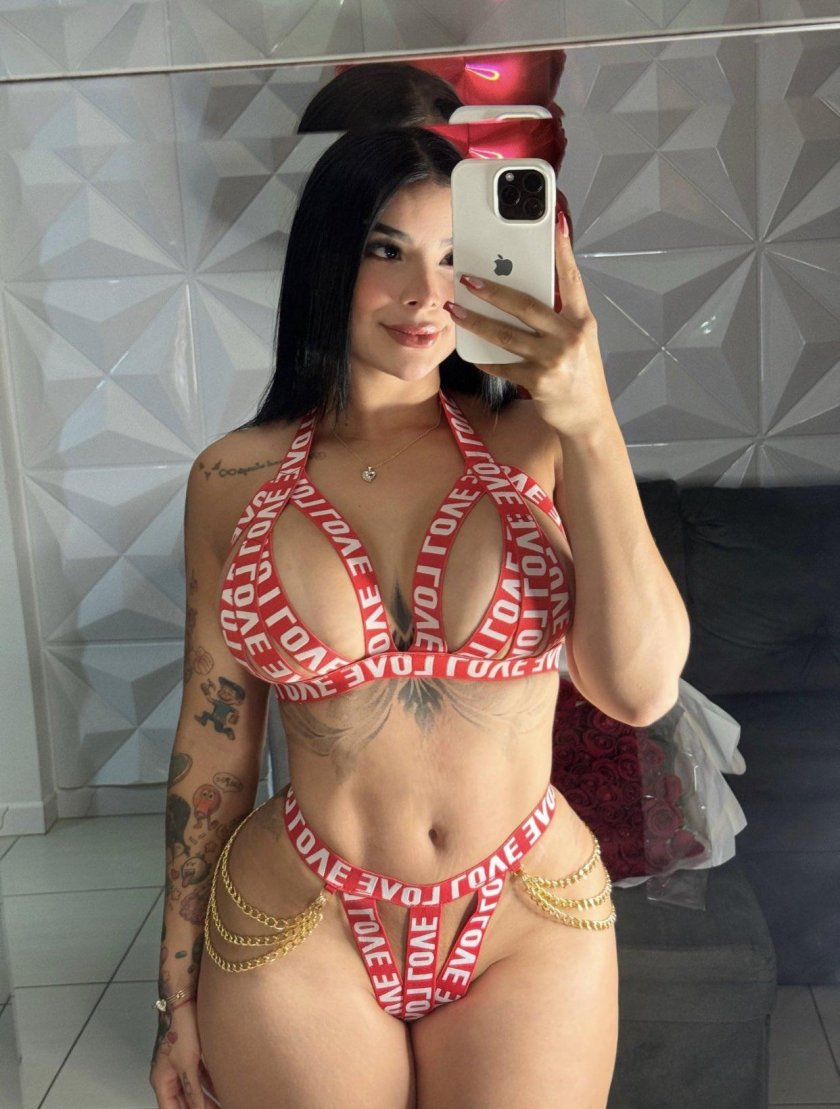 Karely ruiz silicone boobs