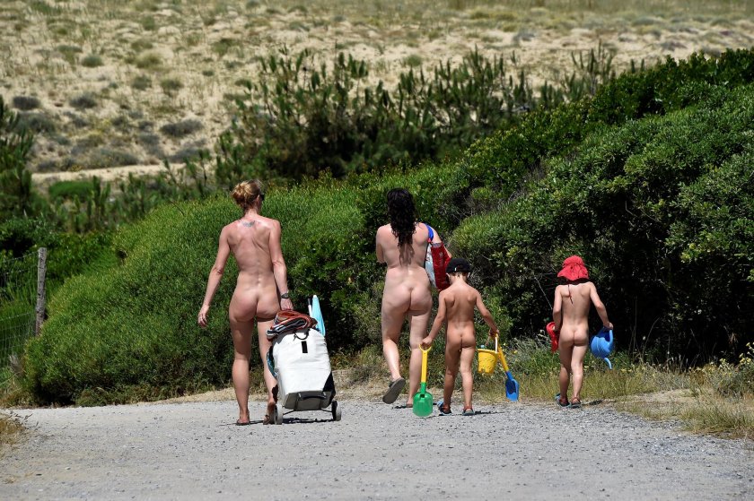 Naturists nudists