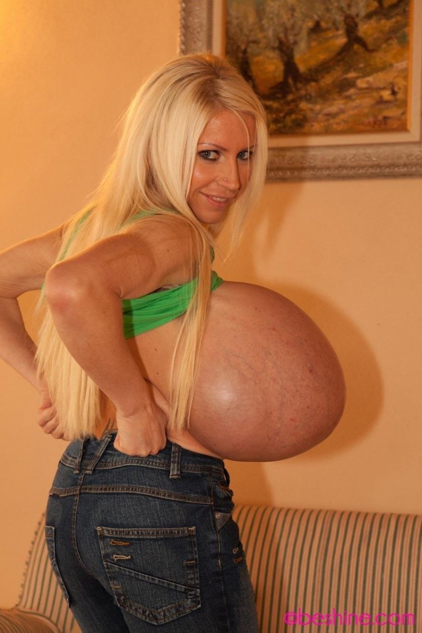 Chelsea Charms and Mayra Hills