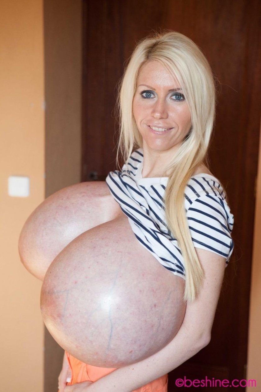 Myra Hills without clothes