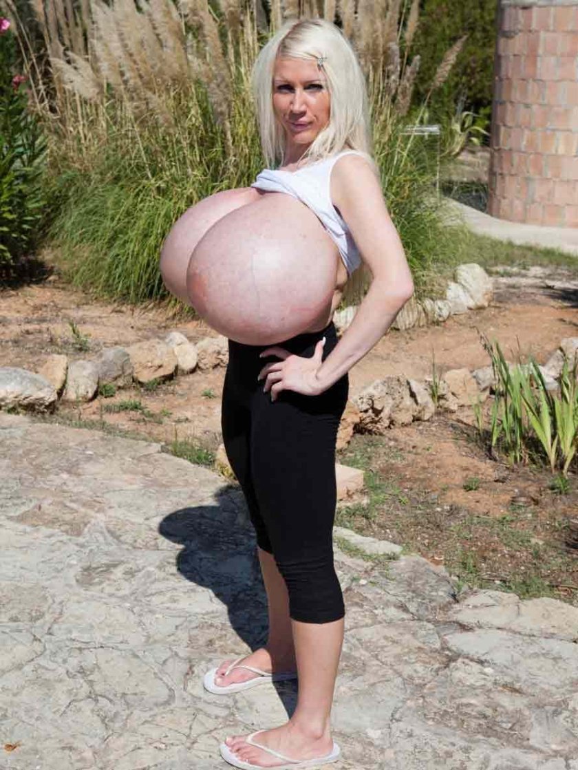 Chelsea Charms and Mayra Hills