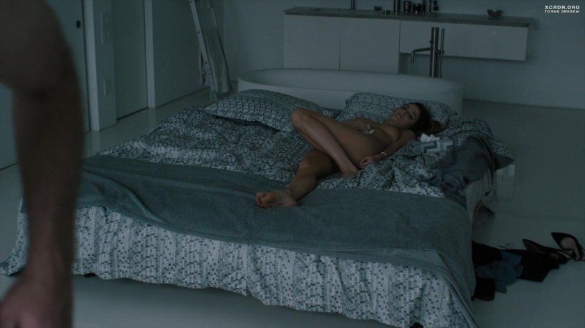 Actress Riley Kio naked