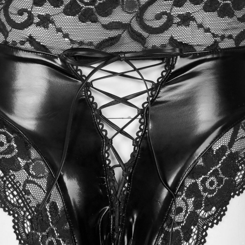 Leather panties with lacing